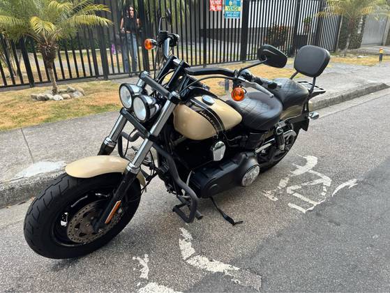 HARLEY-DAVIDSON DYNA FAT BOB 